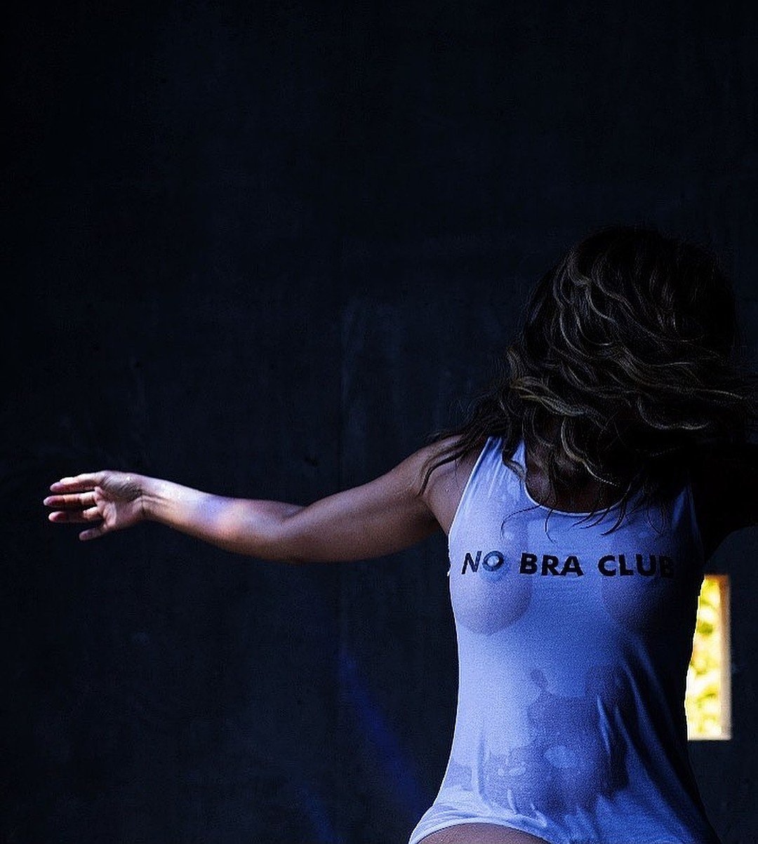 Мокрые футболки