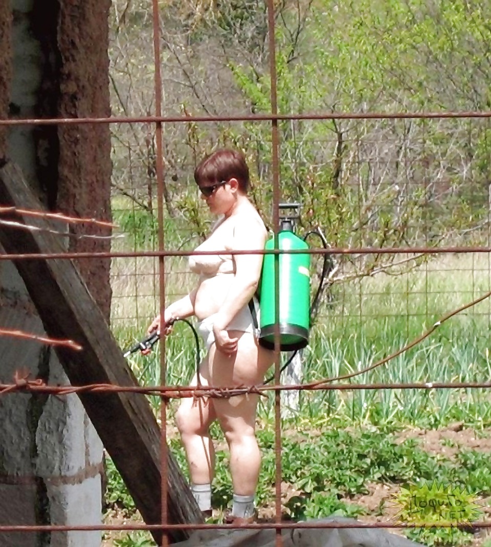 Женщины подглядывание на даче