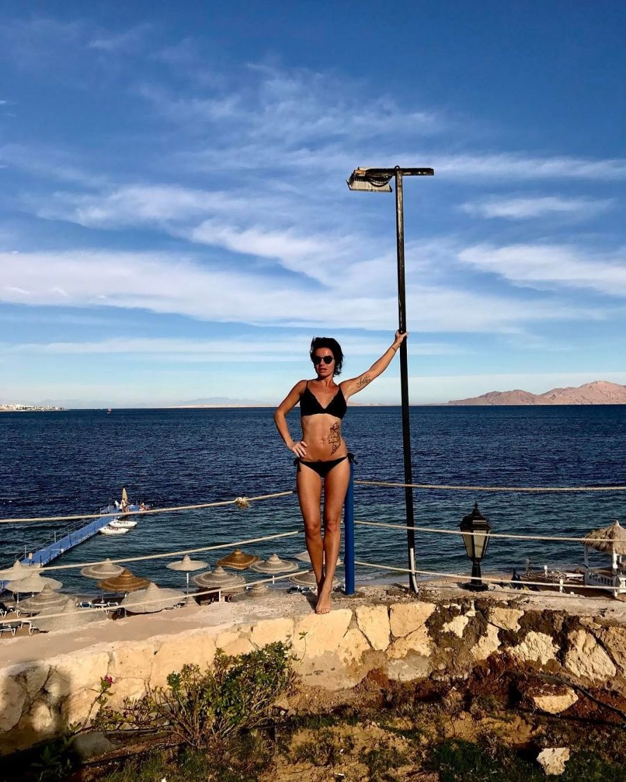 Юля Волкова тату 2019