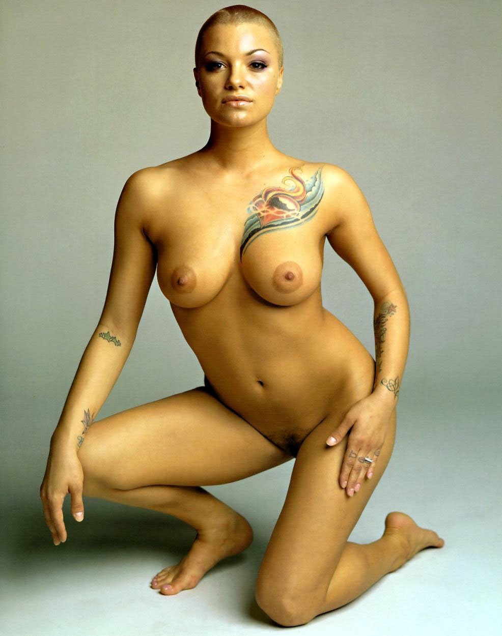 Лысая порноактриса Никсон