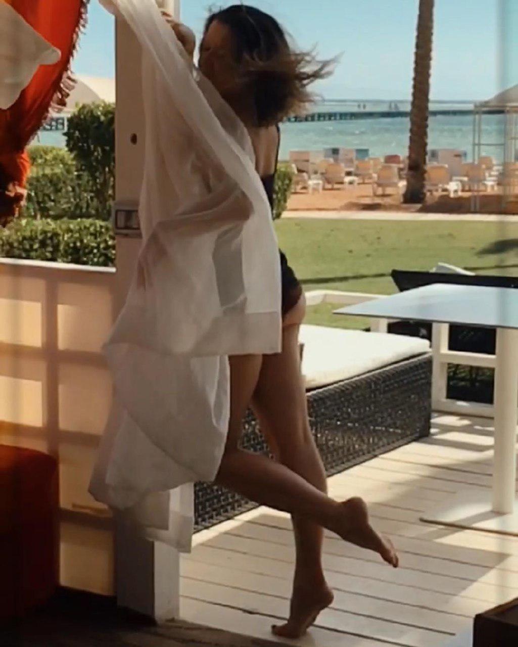 Наталья Могилевская декольте