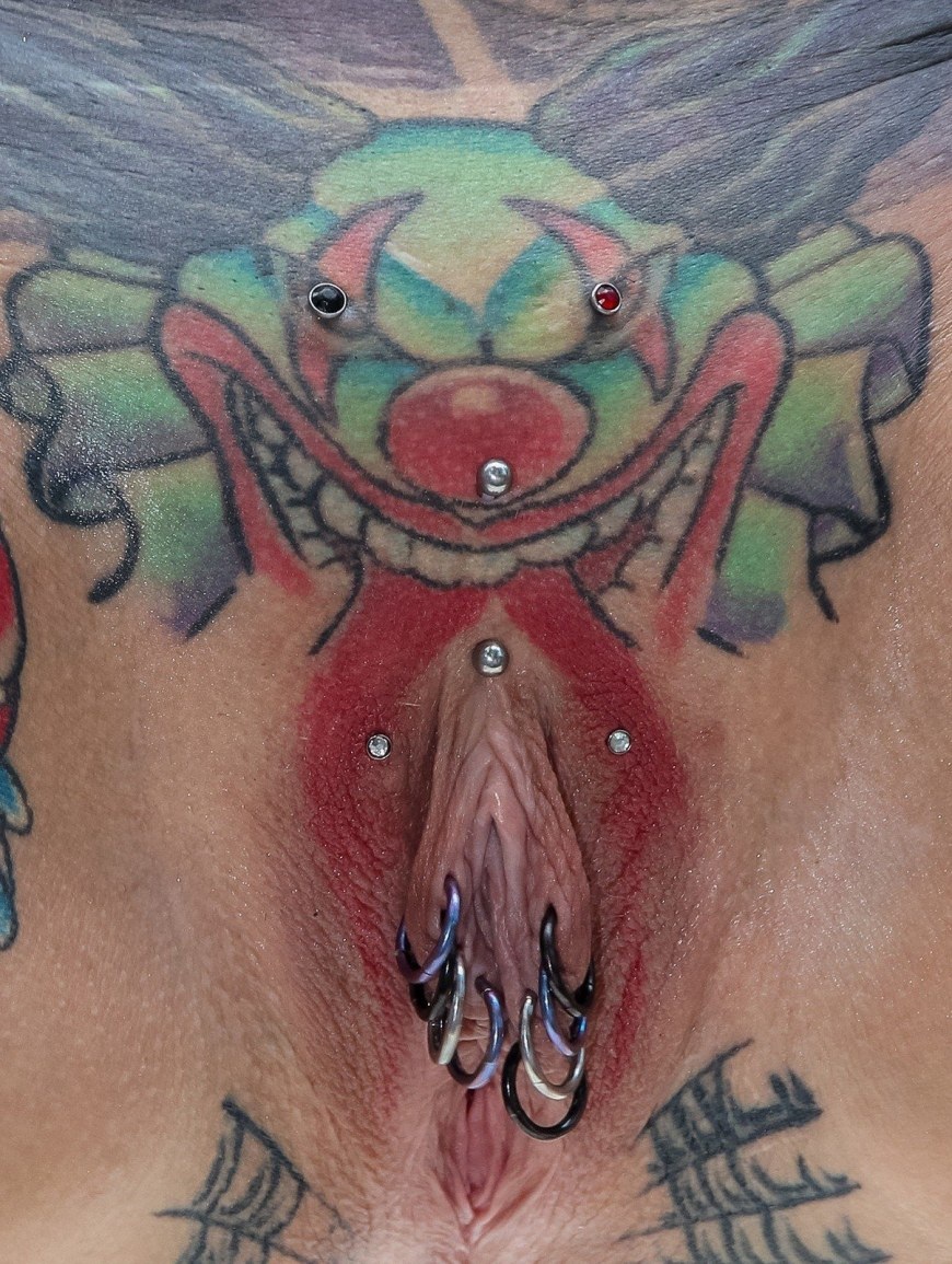 Тату на интимных местах женские