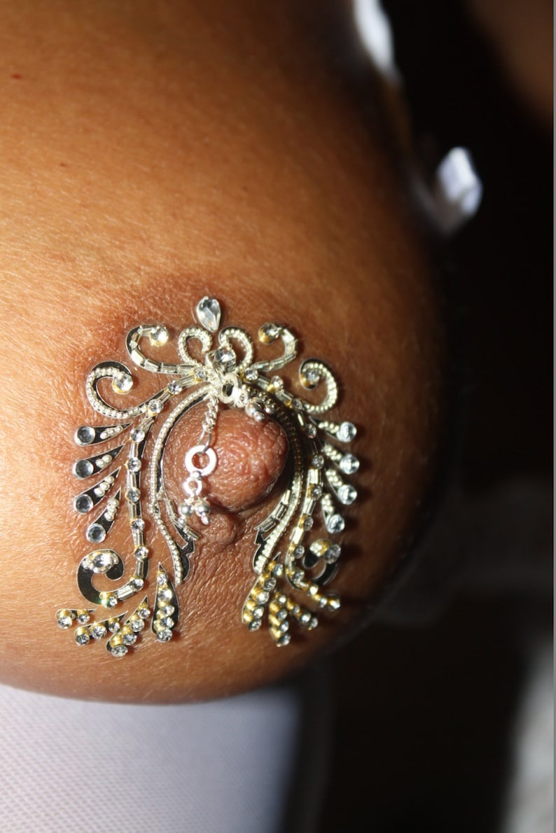 Голые сиськи новый год