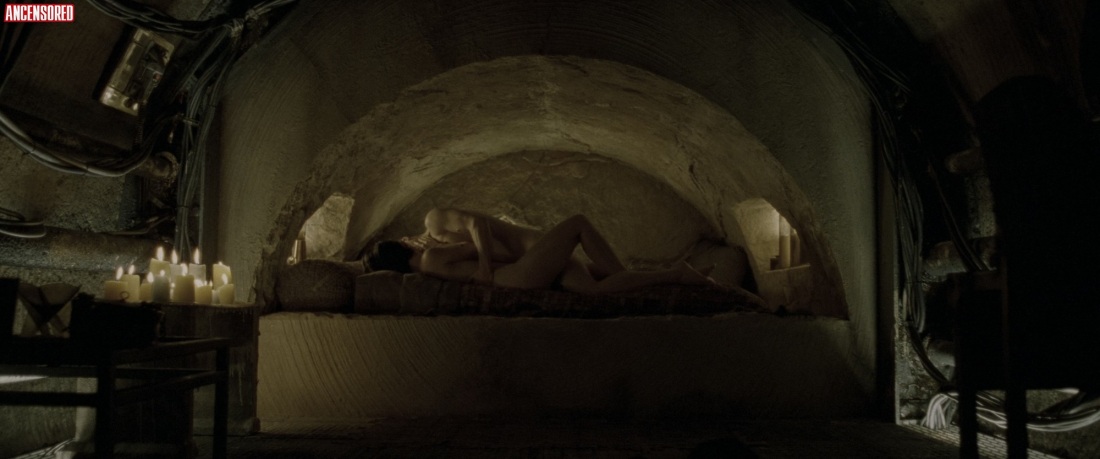 Керри-Энн Мосс эротические