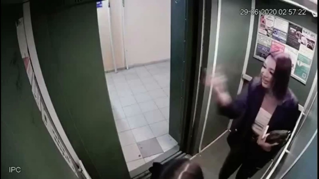 Кот с руками Мем