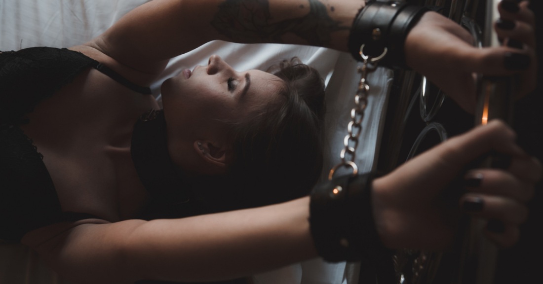 Женщина сверху