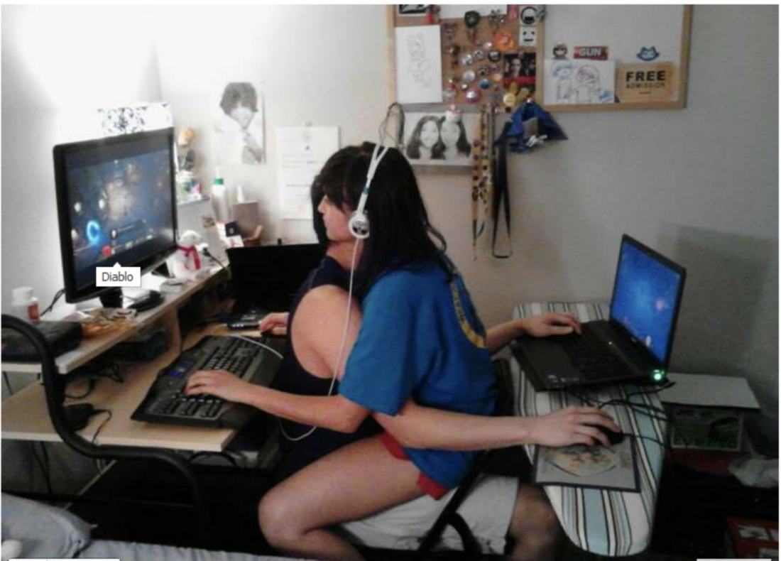 Порнозвезды с пенисом в руках