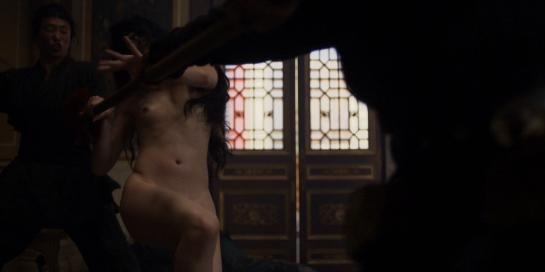 Каришма Ахлувалиа голая