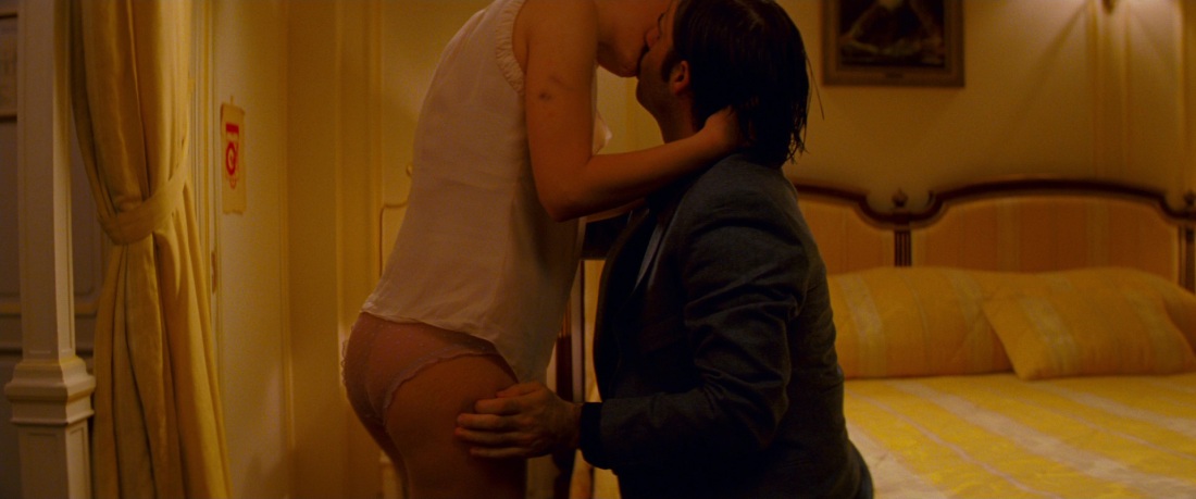 Мила Кунис эротические сцены