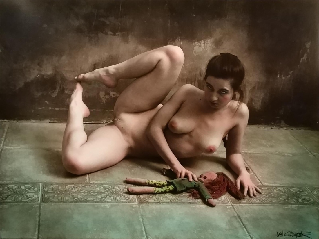 Сара Саудек (Sara Saudkova) ню