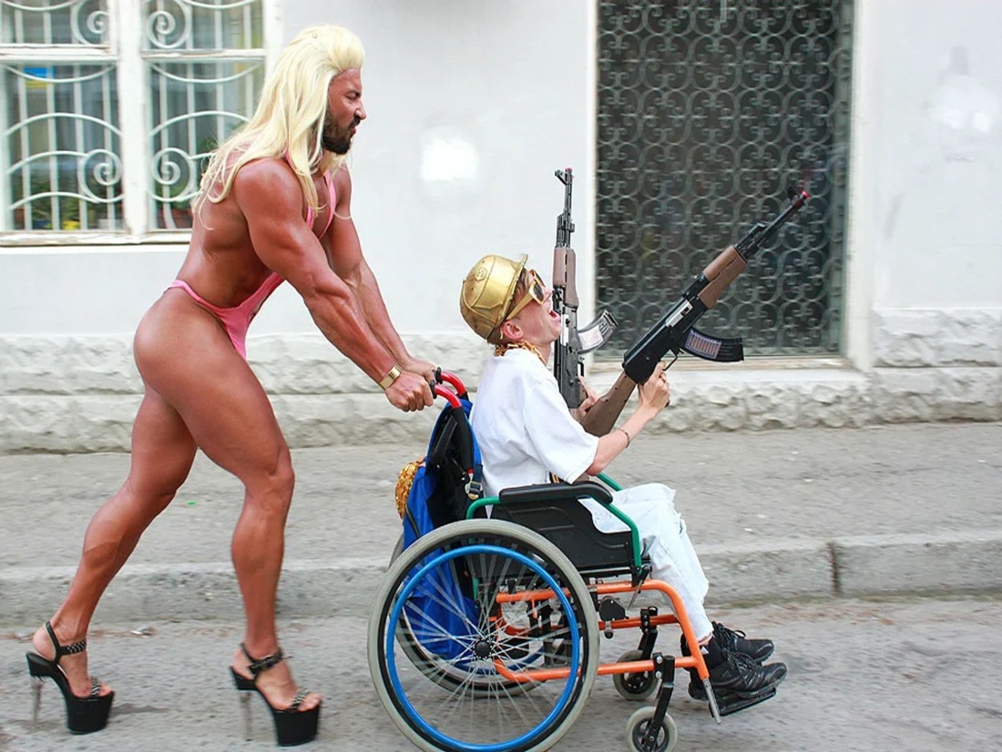 Шарж на пилоне