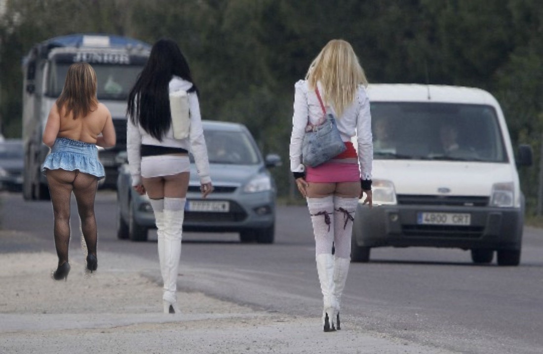 Девушка с лопатой