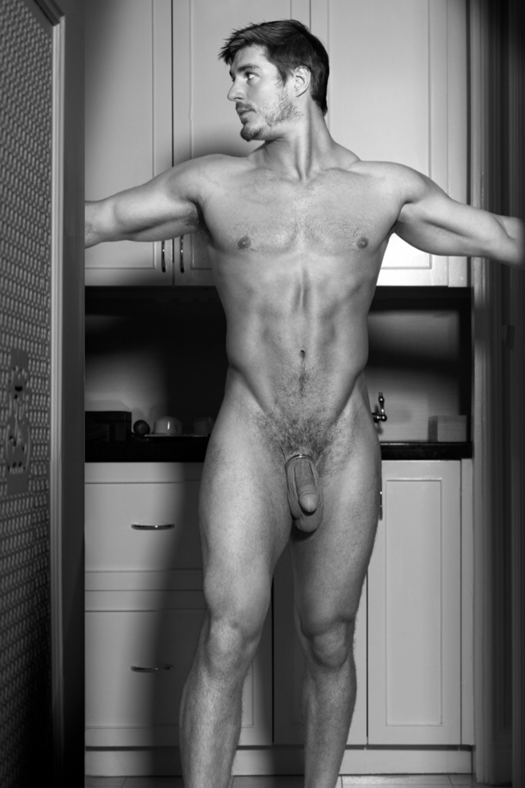 Полностью голые мужчины знаменитости