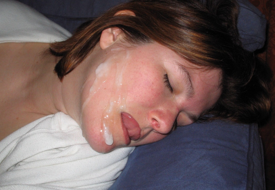 Кончил на лицо спящей Любительское