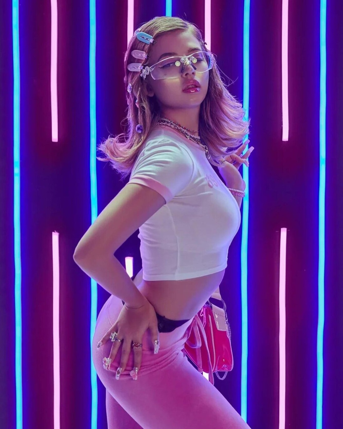 Аня Покров хот