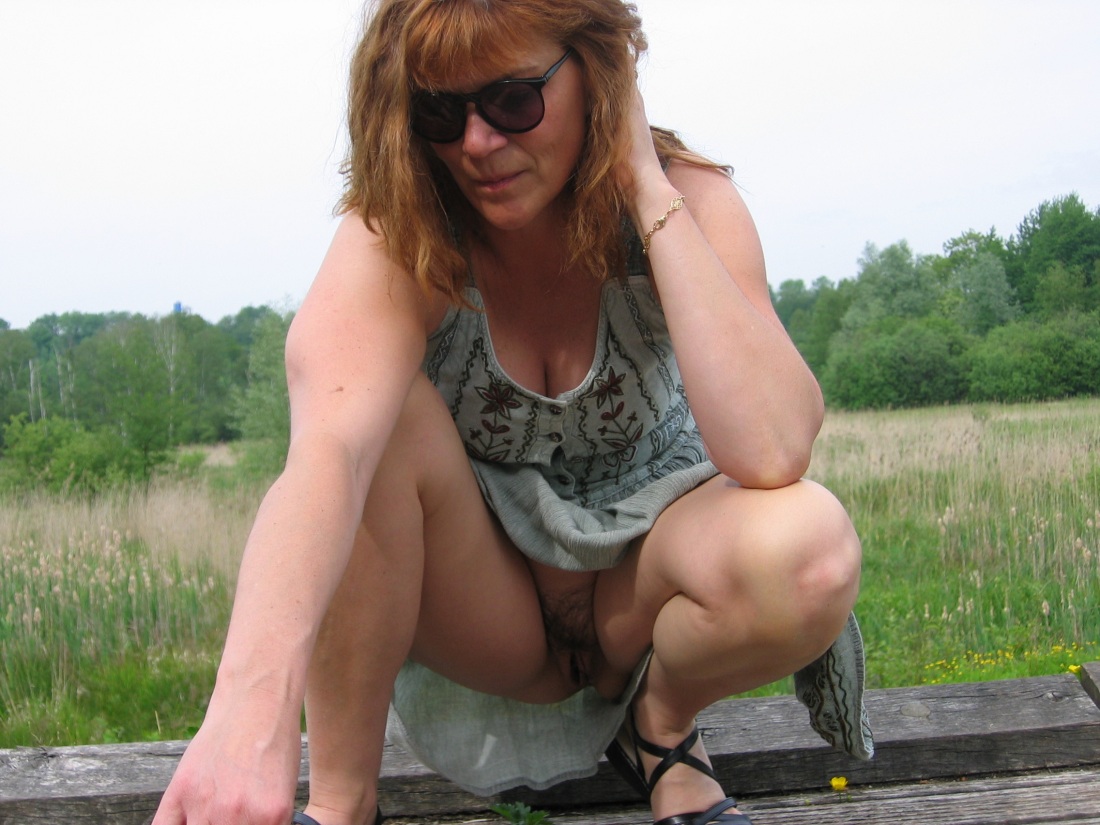 Взрослые женщины без трусов