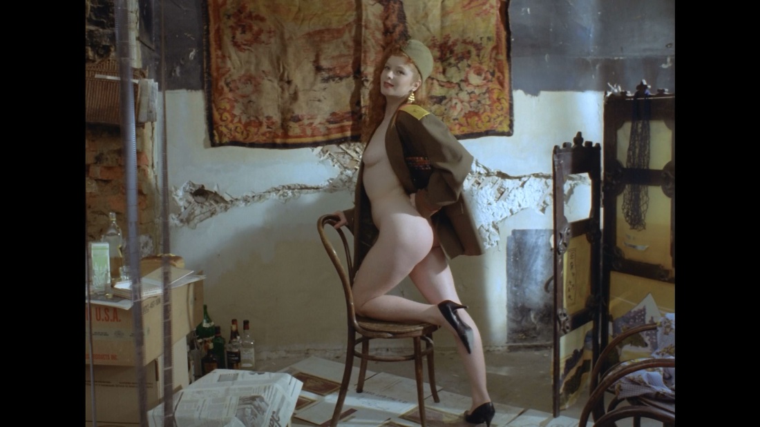 Голая Амалия Мордвинова в фильме сны