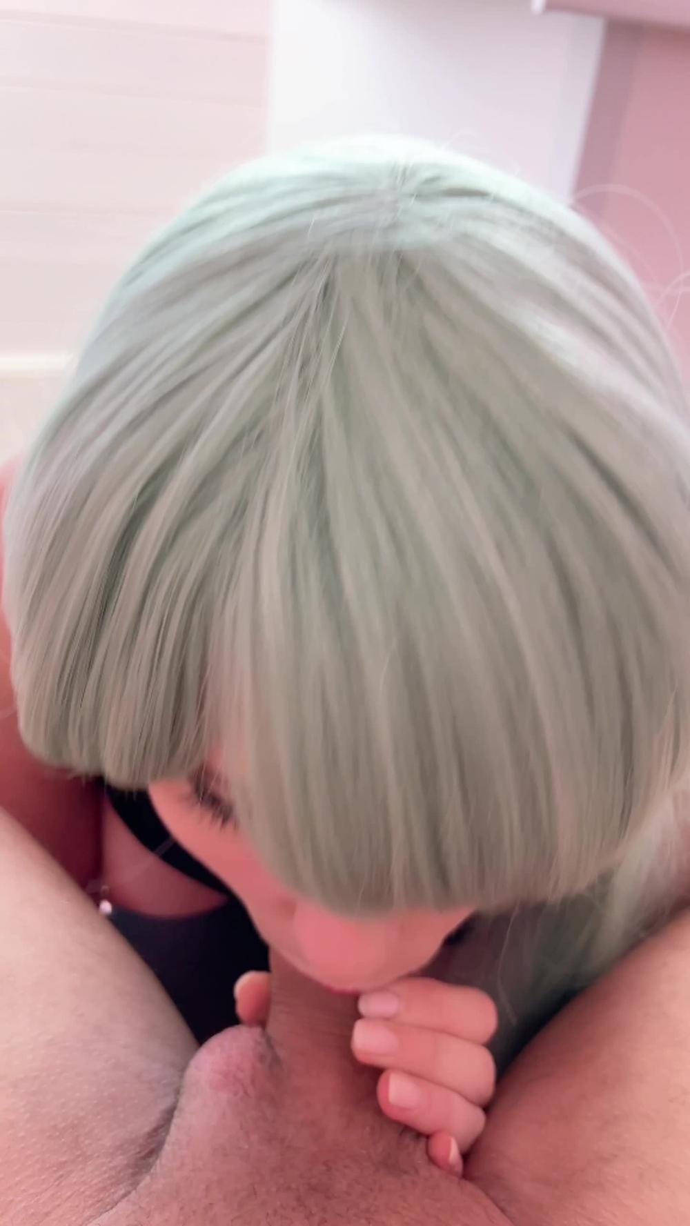 Элизабет лионес дрочит